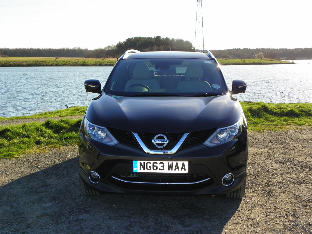 Nissan qashqai pearl black #4